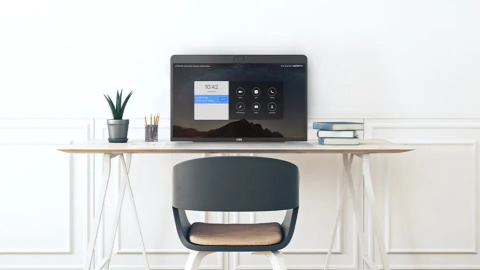 Zoom certifica un dispositivo per lo smart working