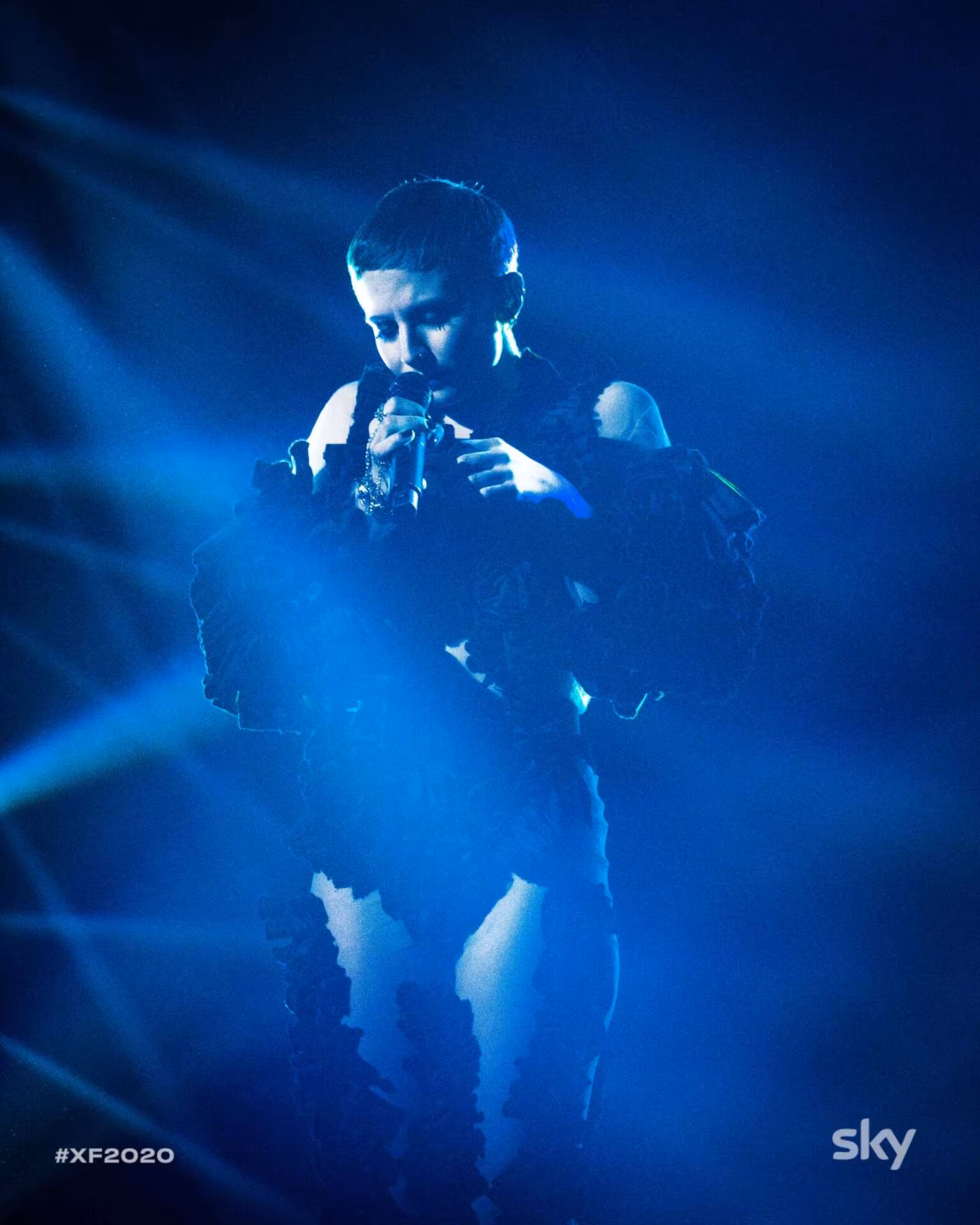 I Melancholia cantano "Alone" durante l'hot factor