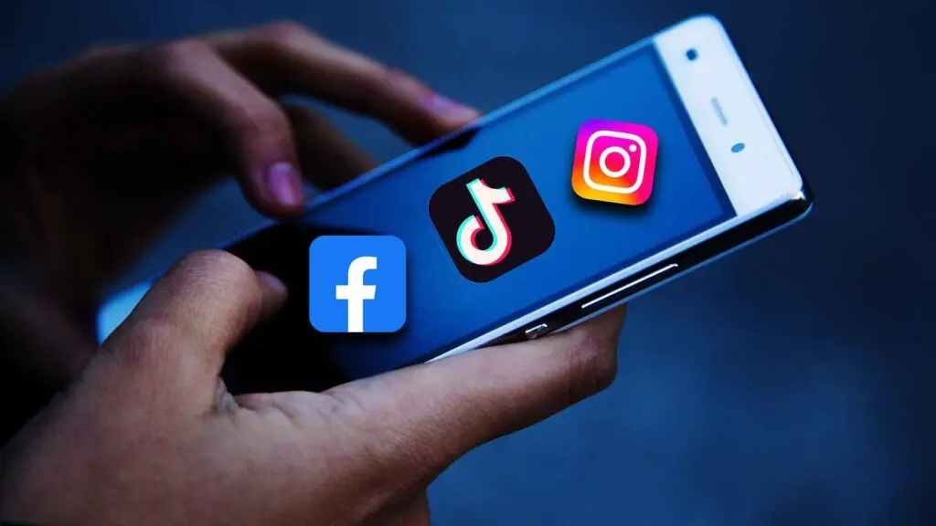 Tempi di crisi per Facebook e Instagram. Sempre più utenti migrano su TikTok. Perché?