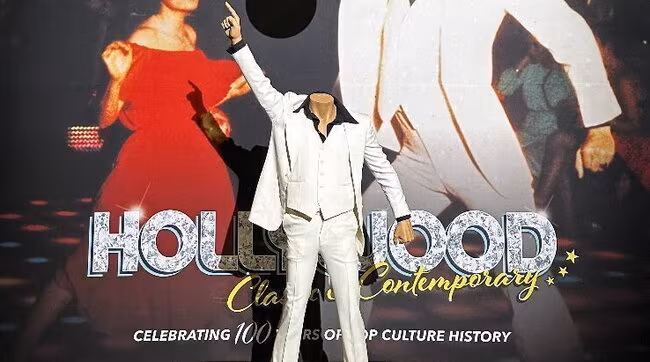 L'abito bianco di John Travolta indossato ne "La Febbre del Sabato Sera" venduto all'asta