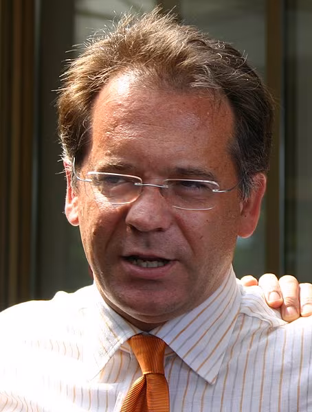 Alessandro Cecchi Paone sarà fra i concorrenti de L'isola dei Famosi 2023