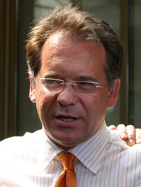 Alessandro Cecchi Paone sarà fra i concorrenti de L'isola dei Famosi 2023