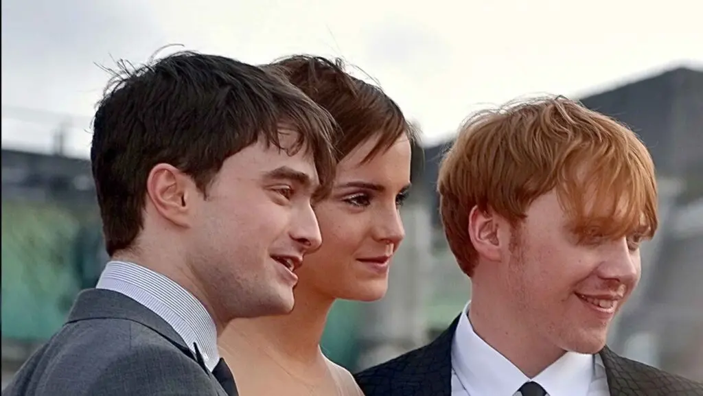 Daniel Radcliffe, Emma Watson, e Rupert Grint alla prima mondiale di Harry Potter e i doni della morte – Parte 2 a Trafalgar Square, Londra il 7 luglio 2011