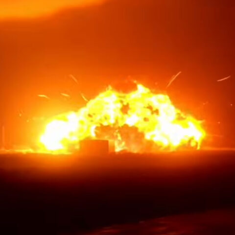 Razzo New Glenn di Blue Origin esplode sulla rampa di lancio durante un test